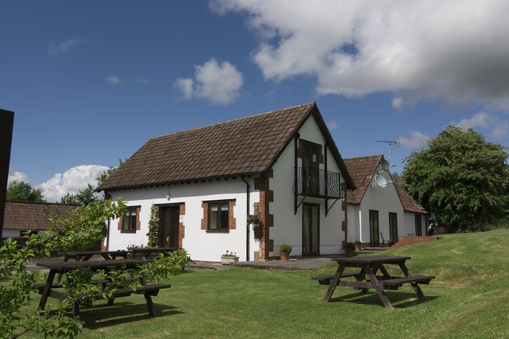 The White Horse Inn Calne Exterior foto